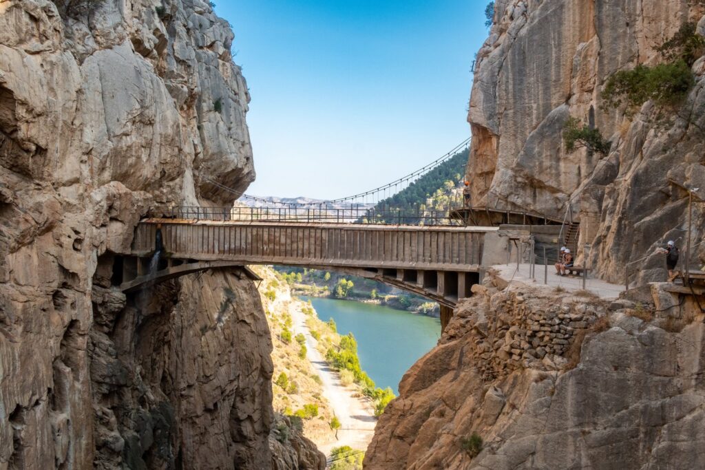 The hanging bridge and the old aqueduct cross the Desfiladero de los Gaitanes in the final section of the walk