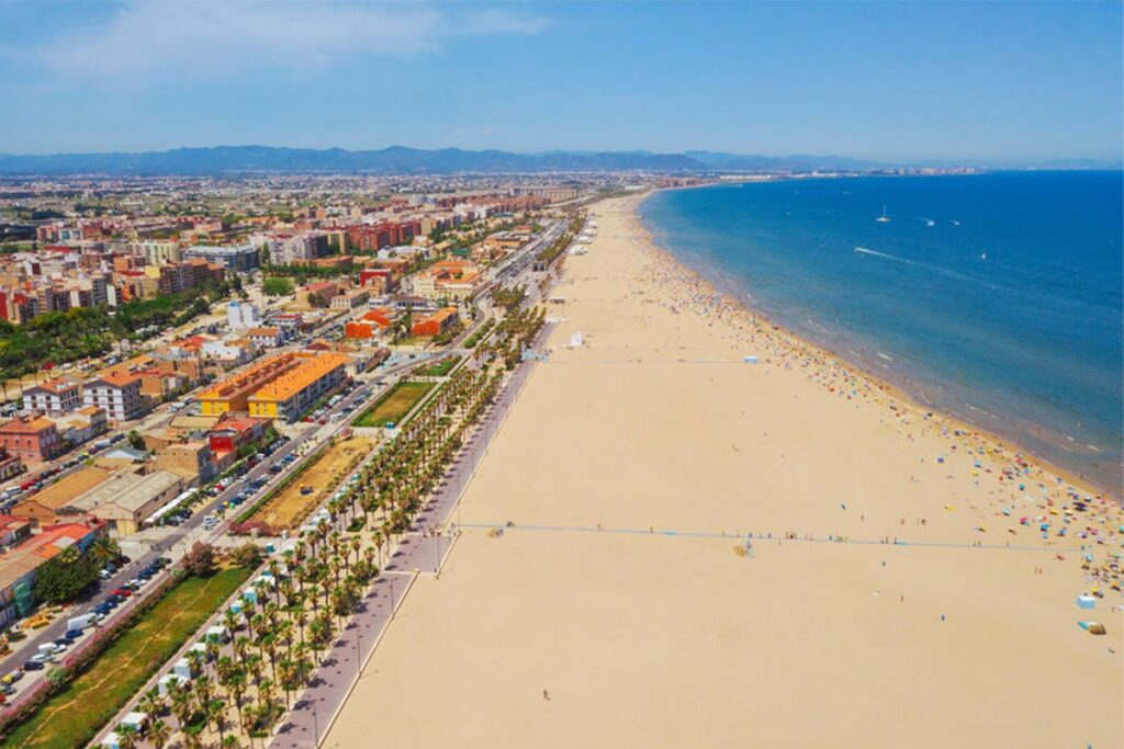 Malvarrosa and Las Arenas form a long city beach just 20 minutes from the centre