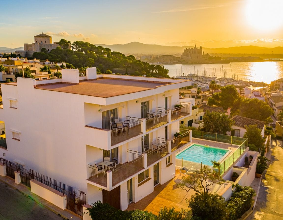 A simple room with a view of the bay at Hotel Amic Horizonte in Palma. AI-generated image.