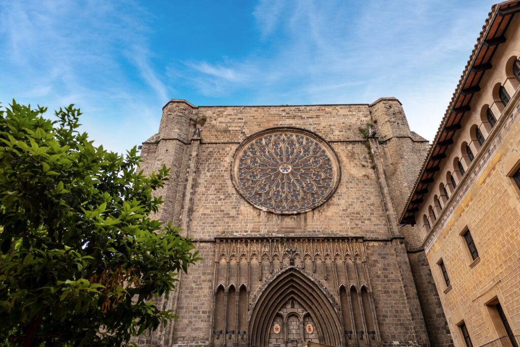 The huge rose window of Santa Maria del Pi dominates Plaça del Pi