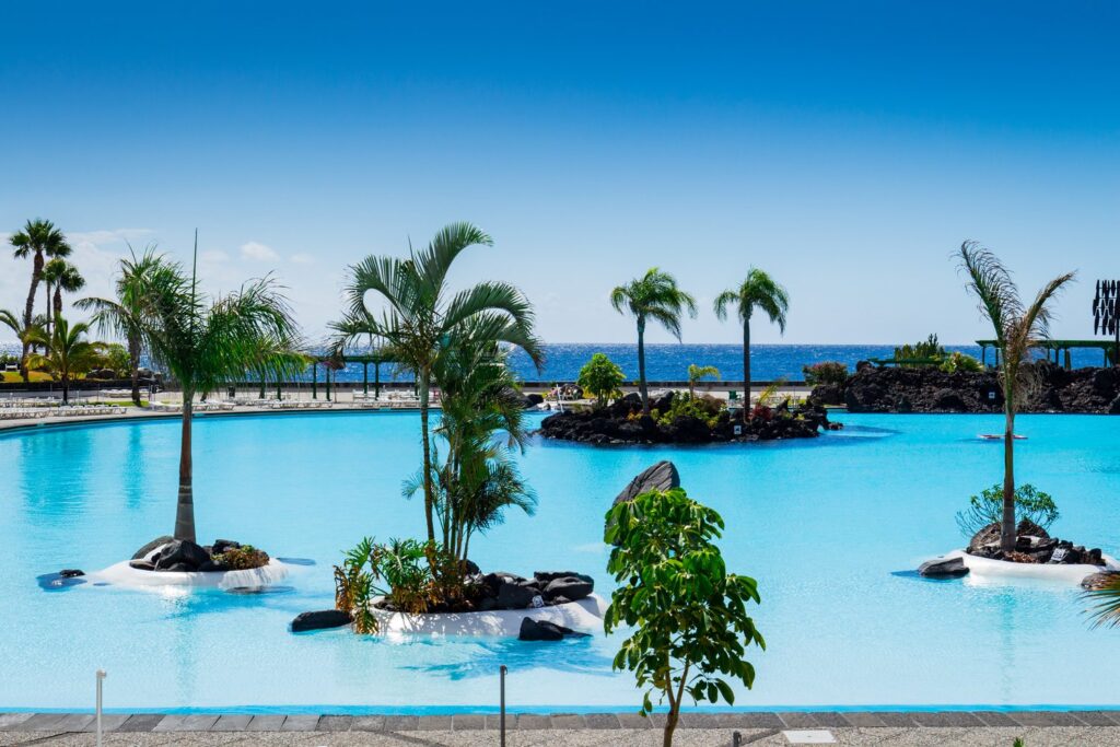 The saltwater pools of the César Manrique Maritime Park are a relaxing break from sightseeing in Santa Cruz